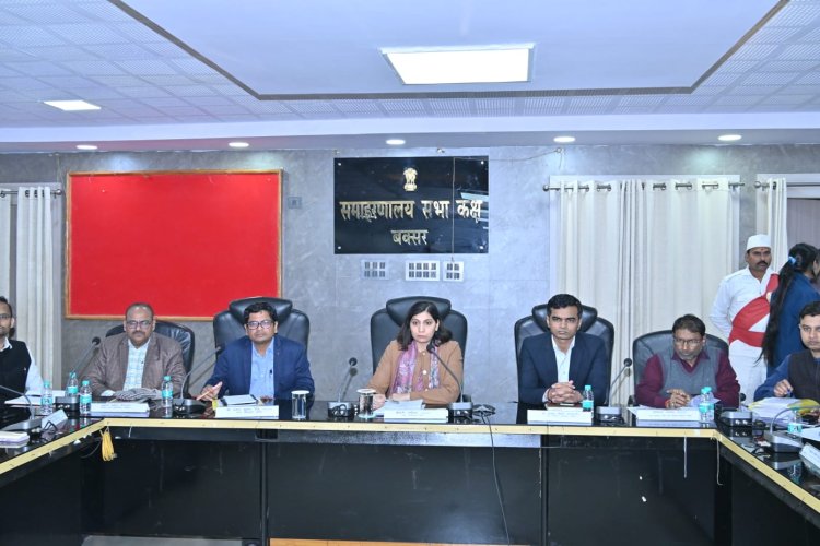 जिलाधिकारी ने दी सख्त हिदायतः पारदर्शिता व समयबद्धता सुनिश्चित करें सभी विभाग