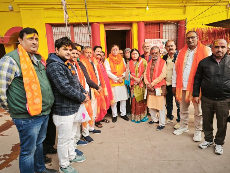 जरूरतमंदों की सेवा ही सबसे बड़ा धर्म - प्रो. अखिलेश दूबे