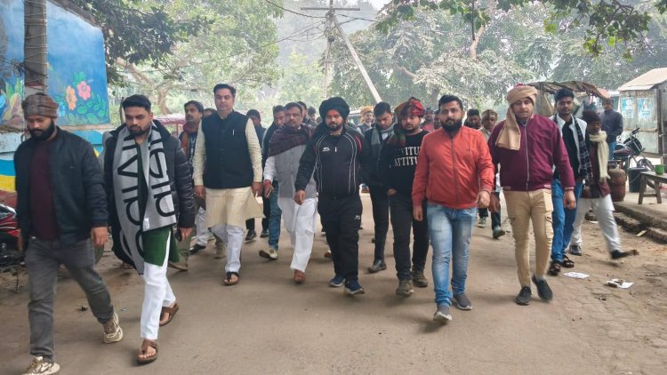 चंदन पेड़ की चोरी मामले में लोजपा रामविलास की टीम डीएम को सौंपा मांग पत्र