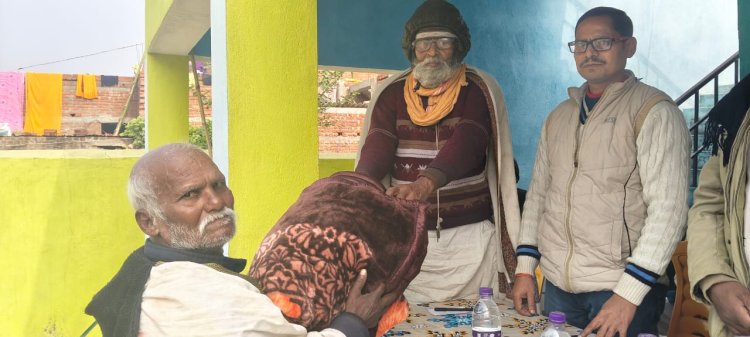 तुलसी अतुल्य सेवा संस्थान ने मणियां पंचायत भवन में किया कंबल वितरण, सैकड़ों जरूरतमंदों को मिली राहत