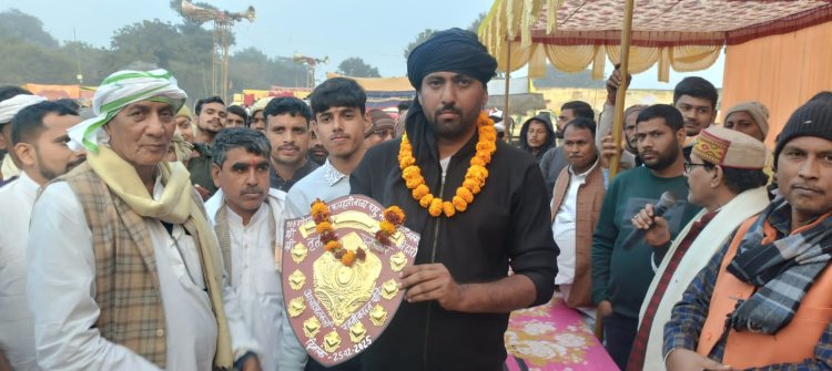 घोड़ों की टाप से गूंजा डुमरी खेल मैदान मोतिहारी के फरहान अहमद का ‘उस्मान’ बना चैंपियन