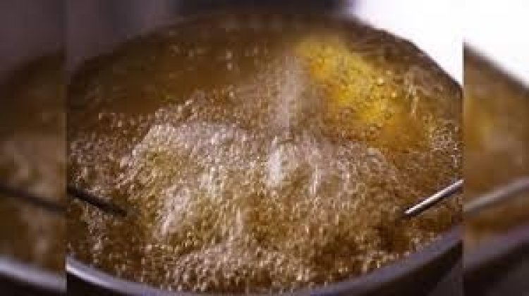 घरेलु विवाद में पिता ने खौलता तेल बेटे पर उड़ेला हालत गंभीर