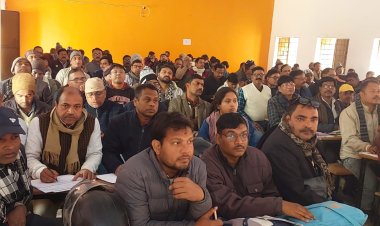 राज हाई स्कूल में आयोजित हुआ मासिक गुरूगोष्ठी, बीईओ ने की अध्यक्षता