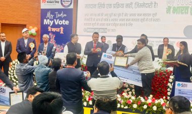 पटना में बक्सर के अनुमंडल पदाधिकारी को मिला सर्वश्रेष्ठ निर्वाचन कार्यप्रणाली सम्मान