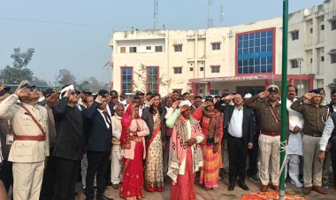 राजपुर में लोकतंत्र का उत्सव: हर चौक-चौराहे पर लहराया तिरंगा, देशभक्ति में डूबा प्रखंड