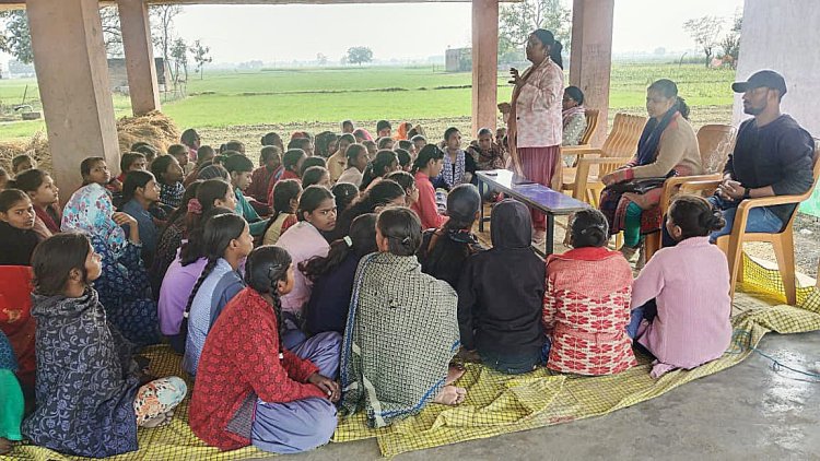 नुआंव गांव में बाल विवाह व लैंगिक उत्पीड़न के खिलाफ जागरूकता कार्यक्रम आयोजित