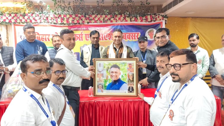 बक्सर में बिहार फोटोग्राफर्स एसोसिएशन का प्रथम वार्षिकोत्सव, डिजिटल युग में फोटोग्राफी को बताया सशक्त रोजगार माध्यम