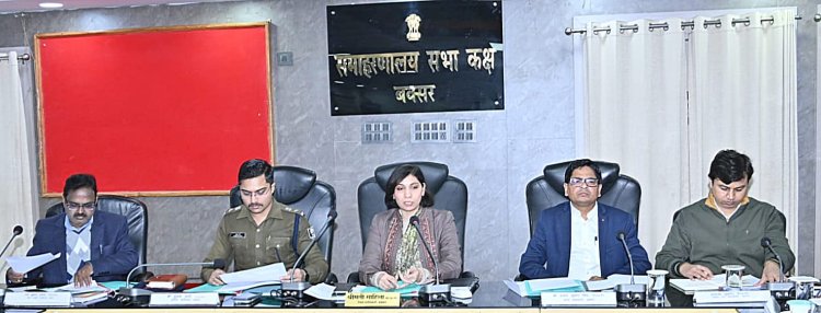 बक्सर में यातायात सुधार को लेकर बड़ा एक्शन प्लान, डीएम-एसपी ने की संयुक्त बैठक