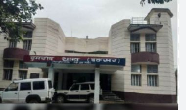 चोरी की सूचना पर पहुंची पुलिस को देख भागा तस्कर, शराब बरामद, बाइक जब्त