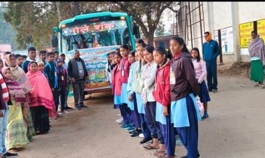 अनुसूचित जाति मध्य विद्यालय केसठ के छात्र शैक्षणिक परिभ्रमण पर राजगीर रवाना