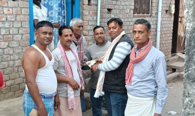 रोजा के पवित्र माह में समाजसेवी जुगनू दुबे ने बांटी राहत सामग्री, दिया भाईचारे का संदेश