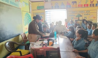 पुलिस–समाज संवाद की मिसाल: मुंगांव स्कूल में प्रतियोगिताओं से बढ़ा बच्चों का आत्मविश्वास