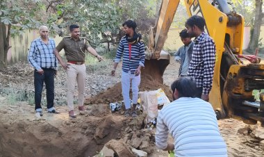 मजिस्ट्रेट की निगरानी में अवैध शराब पर चला बुलडोजर, छह मामलों की 190 लीटर खेप नष्ट