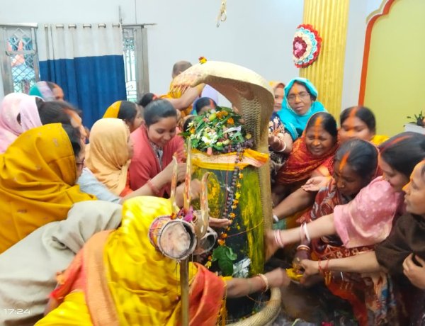 आस्था, उल्लास और लोकगीतों से गूंजा रघुनाथपुर