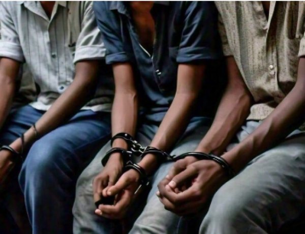 एनएच-922 पर ट्रक लूट कांड का 36 घंटे में खुलासे के करीब पहुंची पुलिस, परचून लदी ट्रक बरामद, तीन हिरासत में