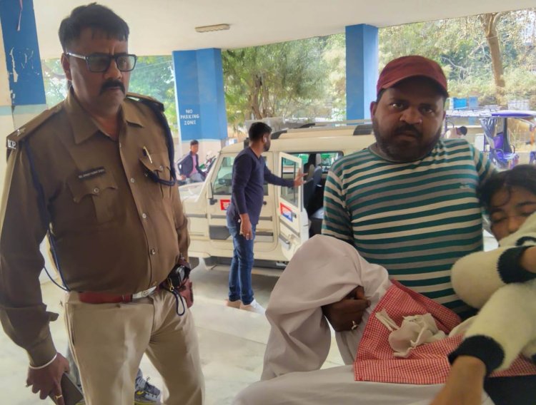 परीक्षा केन्द्र पर बेहोश हुई छात्रा, छूटी परीक्षा, थानाध्यक्ष की तत्परता से बची जान