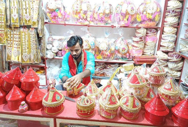 शादी-ब्याह के सीजन ने बढ़ाई बाजार की रफ्तार, कपड़ा कारोबार में उत्साह तो सर्राफा बाजार पर महंगाई की मार