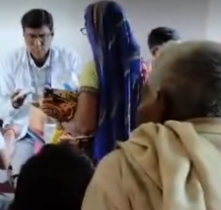 जलीलपुर में प्रशासन गांव की दहलीज पर, समस्याओं के समाधान को लगा बहु-विभागीय कैंप