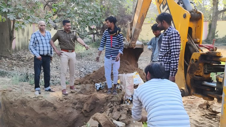 मजिस्ट्रेट की निगरानी में अवैध शराब पर चला बुलडोजर, छह मामलों की 190 लीटर खेप नष्ट