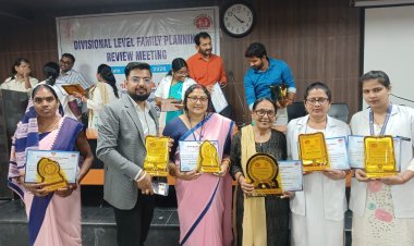 डुमरांव में परिवार नियोजन अभियान को मिली नई रफ्तार, डॉ प्रेमा कुमारी को मिला सम्मान