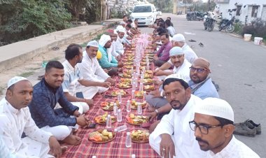 थाना परिसर में सजी इफ्तार की महफिल, रोजेदारों के साथ पुलिस ने दिया भाईचारे का पैगाम