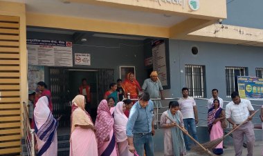 स्वच्छता की मिसाल बना चौसा सीएचसी, स्वास्थ्य कर्मियों ने खुद संभाली जिम्मेदारी