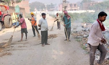 लोहिया स्वच्छता अभियान के तहत मुख्य सड़कों की हुई सफाई