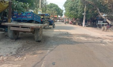 नप की लापरवाही से विष्णू मंदिर से दुर्गामंदिर तक जाने वाले रास्ता का हो गया है अतिक्रमण