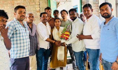 मैट्रिक परीक्षा में टॉप टेन रैंक लाने वाली पुराना भोजपुर के पूजा का इंटरमीडिएट कोचिंग की फीस भरेंगे कार्यकारी चेयरमैन