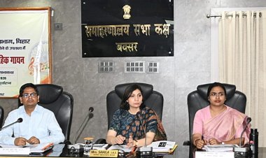 पराली जलाने पर सख्ती, भूमिहीन विद्यालयों को मिलेगी जमीन: डीएम साहिला का सख्त निर्देश