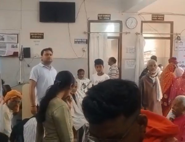 तकनीकी बाधाओं के बावजूद यूडीआईडी शिविर में दिव्यांगजनों की मदद को आगे आए कर्मी