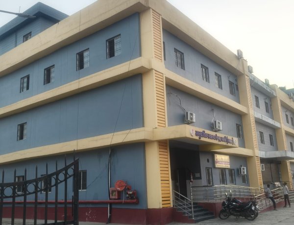 गेट पर हुआ प्रसव, सिस्टम फेल: चक्की पीएचसी में लापरवाही पर सिविल सर्जन सख्त