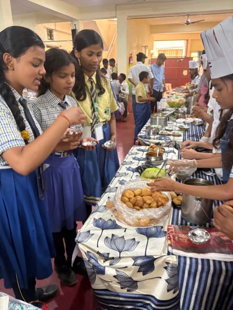 फूड फेस्टिवल में बच्चों ने दिखाया हुनर, स्वाद और उत्साह से गुलजार रहा पाथवेज वर्ल्ड स्कूल परिसर