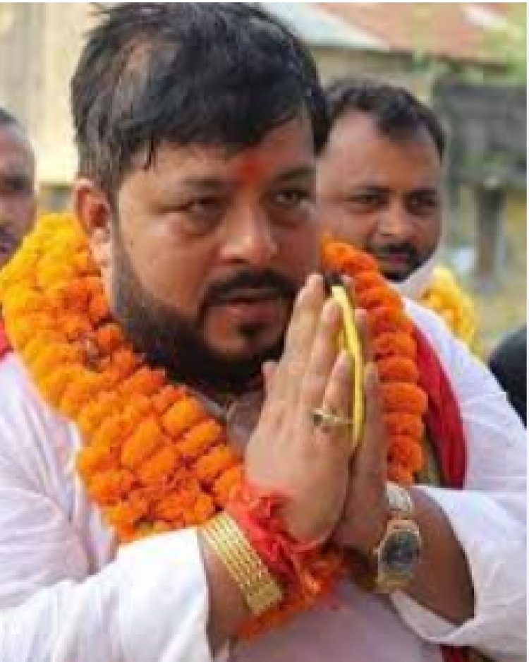 बक्सर में शराब के नशे में पुलिस से उलझा महाराजगंज के पूर्व सांसद प्रभुनाथ सिंह का भतीजा सुधीर सिंह