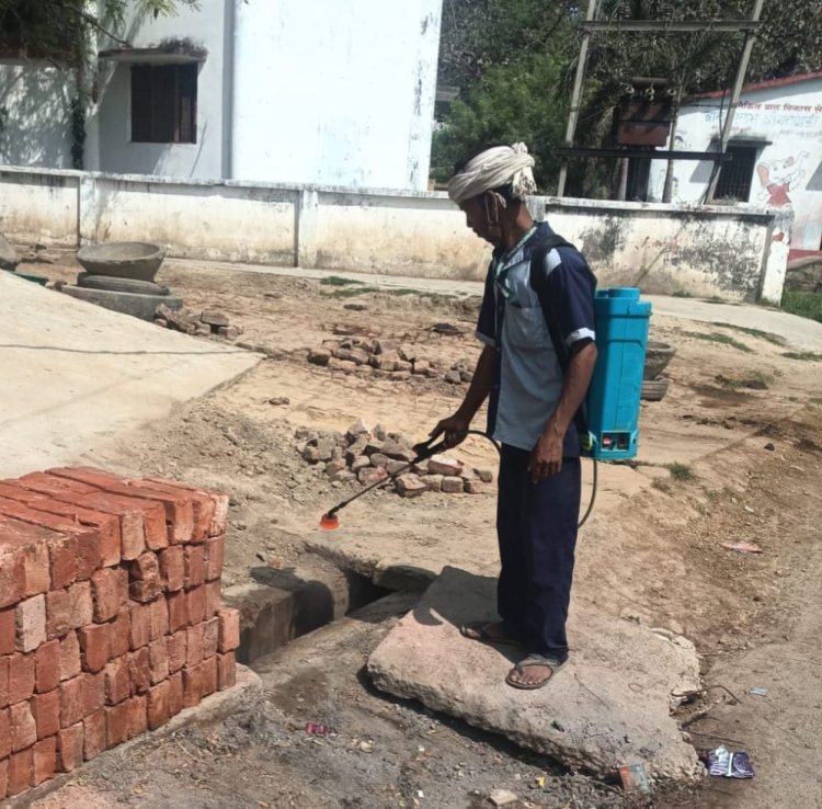 चौसा में मच्छरों पर वार: नगर पंचायत ने तेज किया छिड़काव अभियान