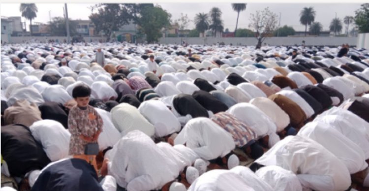 गंगा-जमुनी तहजीब की मिसाल बनी ईद, हिंदू-मुस्लिम ने साथ मनाया खुशियों का पर्व