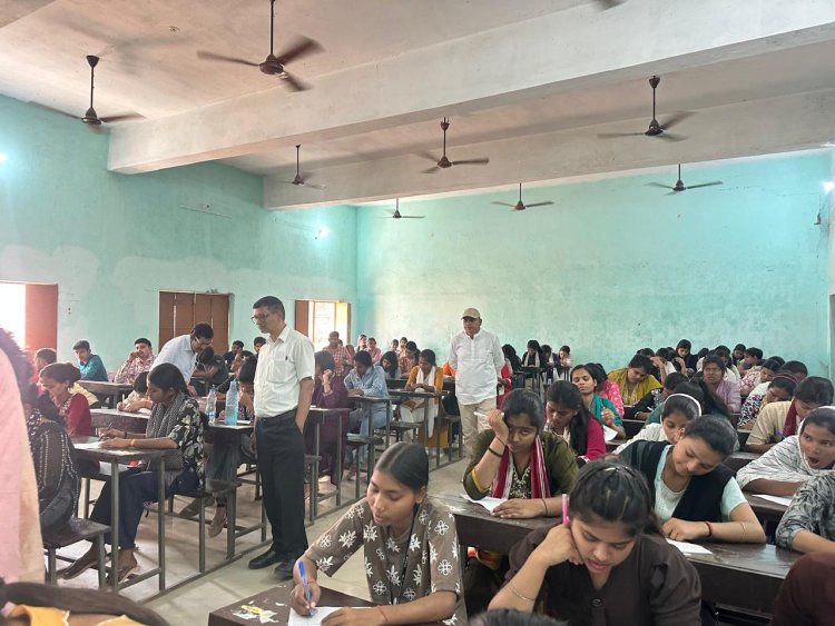 महर्षि विश्वामित्र महाविद्यालय में क्विज प्रतियोगिता, छात्रों ने दिखाया ज्ञान का दम