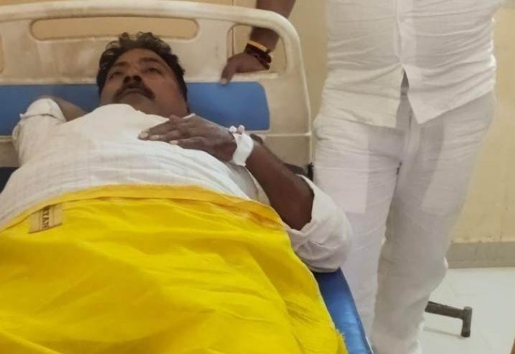 पैक्स अध्यक्ष सुदामा प्रसाद को बदमाशों ने मारी गोली, हालत गंभीर