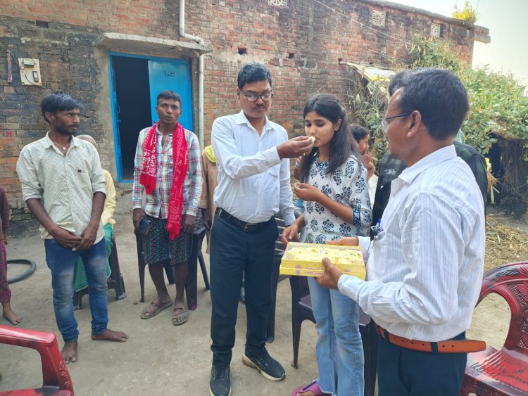 बक्सर की बेटी ने रचा कीर्तिमान: अनूपा बनी जिले की टॉपर, बिहार में तीसरे स्थान से बढ़ाया मान