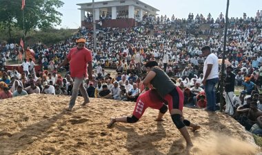 सरेंजा दंगल में दांव-पेंच का रोमांच, महिला पहलवानों ने भी बिखेरा जलवा