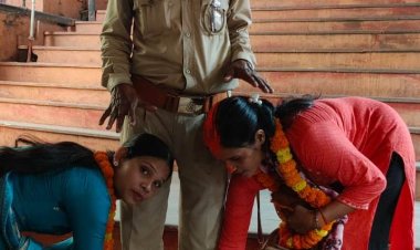 अजब प्रेम की गजब कहानी: दो बच्चों की मां ने युवती संग रचाई शादी, वीडियो जारी कर मांगी सामाजिक मान्यता