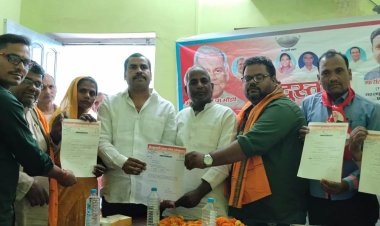 सदस्यता महाअभियान को सफल बनाने के संकल्प के साथ डुमरांव में आयोजित हुई हम की बैठक