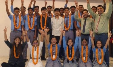 डुमराँव कैम्ब्रिज स्कूल का शानदार परिणाम, 95.4 प्रतिशत अंक के साथ दीप्ति चौहान बनी टॉपर