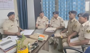 लंबित कांडों पर सख्ती: डुमरांव अंचल के दो थानों में औचक जांच, लापरवाही पर कार्रवाई की चेतावनी