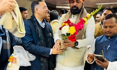 बक्सर के विकास मुद्दों को लेकर प्रो. अखिलेश दुबे ने उठाई आवाज