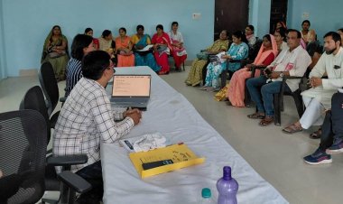 डुमरांव में जनगणना 2027 की तैयारी तेज, प्रगणकों को डिजिटल सर्वे का दिया जा रहा प्रशिक्षण