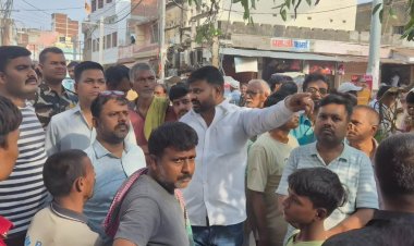 24 घंटे से अंधेरे में डुमरांव: बिजली ठप, पानी संकट गहराया, सड़क पर उतरे लोग