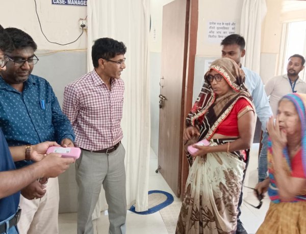 बुनियाद केन्द्र का निरीक्षण समक्ष के अधिप्राप्ति विशेषज्ञ ने किया, दिया आवश्यक निर्देश