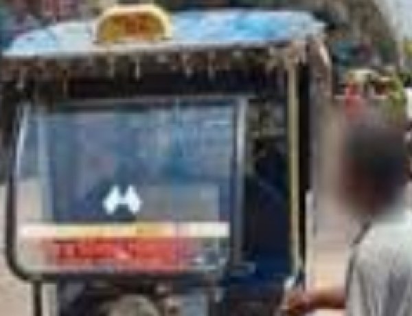 प्रशासन की अनदेखी से सड़कों पर बढ़ रहा जोखिम, नाबालिगों के हाथों में ई-रिक्शा की कमान
