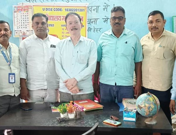 मध्य विद्यालय महादेवगंज के प्रधानाध्यापक बने मनोज कुमार, शिक्षकों में खुशी